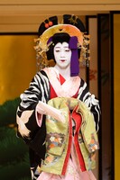 中村壱太郎が出演した「廓文章 吉田屋」より。(c)松竹
