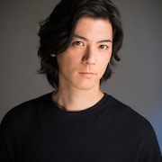 中村誠治郎が記憶を1日しか保てない刑事に「キスより素敵な手を繋ごう」