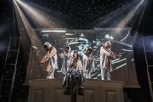 PARCO produce「東京ゲゲゲイ歌劇団 vol.IV『キテレツメンタルワールド』」より。（Photo by ARISAK）