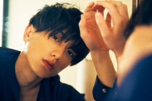 「小西詠斗 1st写真集 瞬間」（KADOKAWA）より。