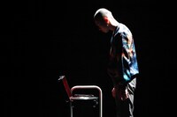 neji&co.「Sign」 / 梅田哲也「ドレスコード」より。(c)Kai Maetani