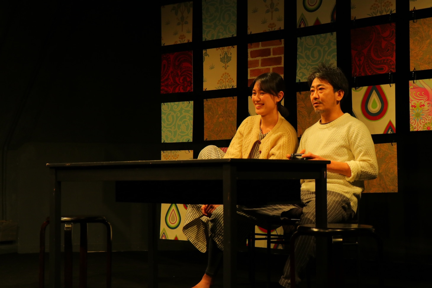 ほろびて「コンとロール」より。（撮影：渡邊綾人）