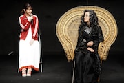 左から西野七瀬、木野花。(撮影:田中亜紀)
