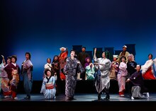 OSK日本歌劇団「レビュー春のおどり」より。