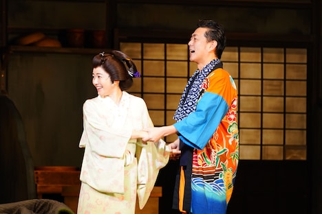 「よみがえる明治座東京喜劇－ニッポン放送『高田文夫のラジオビバリー昼ズ』全力応援!!－」より、第1部「こちとら大奥様だぜぃ！」の様子。