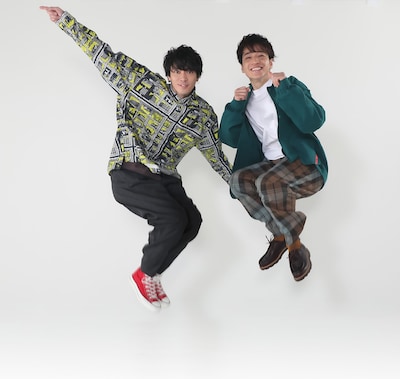 左から辰巳雄大（ふぉ～ゆ～）、福田悠太（ふぉ～ゆ～）。