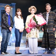 「ローズのジレンマ」サプライズに大地真央が感激、神田沙也加が祝福「大好き!」