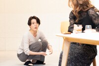 「イマーシブ（＝没入型）・4K・生配信劇『魔女の夜』」より。