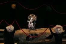 大駱駝艦・天賦典式「ダークマター」より。（撮影：川島浩之）