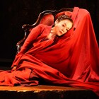 大竹しのぶ×栗山民也「フェードル」東京公演の模様を配信、バックステージ映像も