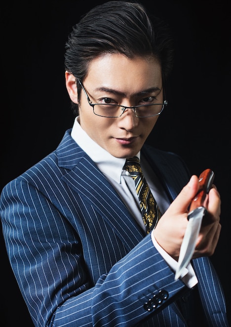 山口大地扮するカシワギ。