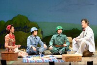 冬のカーニバルシリーズ 第2弾「真冬のバーレスク ボードビル3部作」より。（撮影：山田毅）