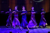 冬のカーニバルシリーズ 第2弾「真冬のバーレスク ボードビル3部作」より。（撮影：山田毅）