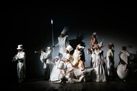 冬のカーニバルシリーズ 第2弾「真冬のバーレスク ボードビル3部作」より。（撮影：山田毅）