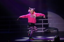 梅棒 11th STAGE「ラヴ・ミー・ドゥー!!」より。(c)飯野高拓（梅棒）