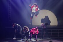 梅棒 11th STAGE「ラヴ・ミー・ドゥー!!」より。(c)飯野高拓（梅棒）