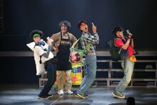 梅棒 11th STAGE「ラヴ・ミー・ドゥー!!」より。(c)飯野高拓（梅棒）