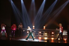 梅棒 11th STAGE「ラヴ・ミー・ドゥー!!」より。(c)飯野高拓（梅棒）