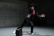 リンゴ企画 近藤良平「『百年作戦』昨日・今日・明日」より。（撮影：伊藤孝）