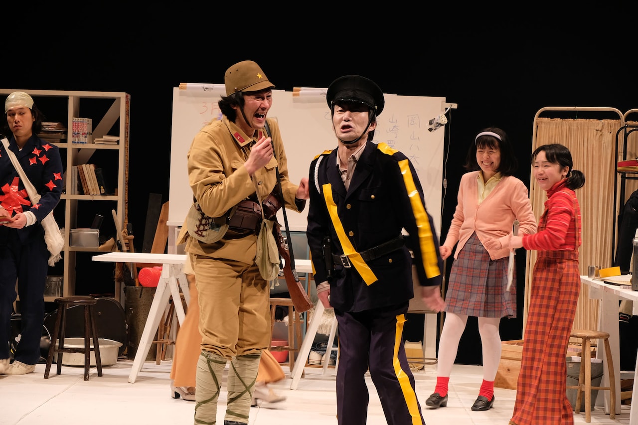 鳥の劇場でつかこうへい作「戦争で死ねなかったお父さんのために」上演中