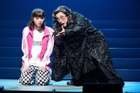 2021年劇団☆新感線41周年春興行 Yellow／新感線「月影花之丞大逆転」より。（撮影：田中亜紀）