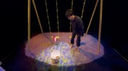 VR演劇「僕はまだ死んでない」より。