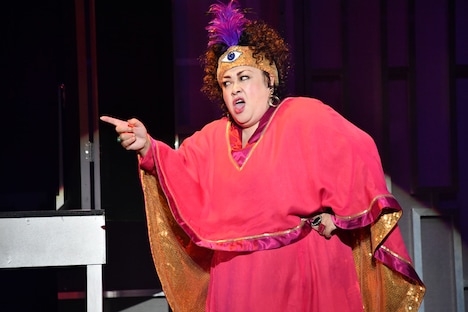 ミュージカル「ゴースト」より。（撮影：桜井隆幸）