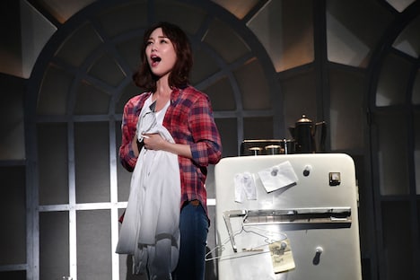 ミュージカル「ゴースト」より。（撮影：桜井隆幸）