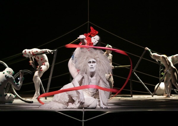 大駱駝艦「ウイルス」より。（撮影：川島浩之）