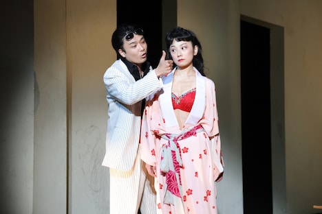 こまつ座 第135回公演「日本人のへそ」より。