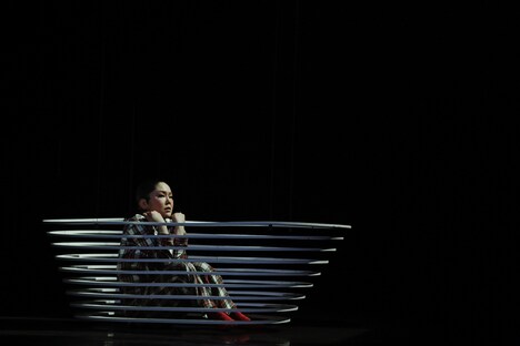 FUKAIPRODUCE羽衣 第26回公演「おねしょのように」より。（撮影：金子愛帆）