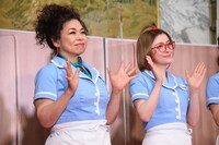 左から浦嶋りんこ、宮澤エマ。