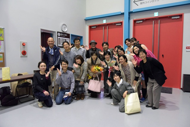 劇団ごきげんようの参加者たち。(撮影:白土亮次)