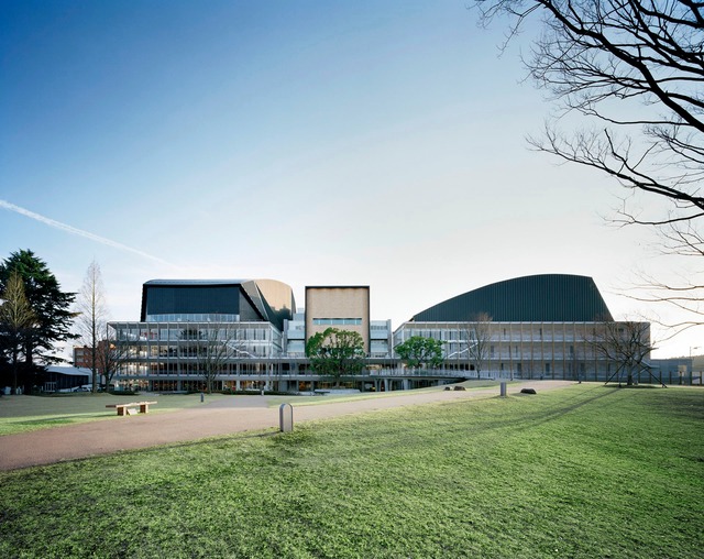 福島・いわき芸術文化交流館アリオス(いわきアリオス)の外観。