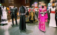 TAO HOUSE、衣装展示の様子。