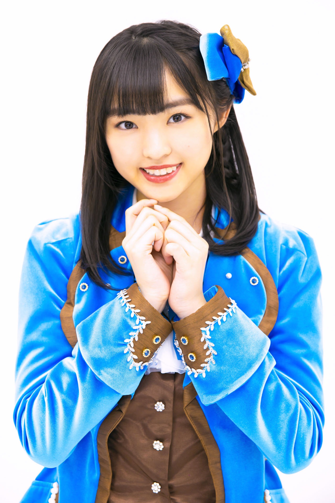 春名真依