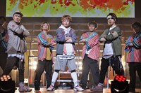 「『ヒプノシスマイク-Division Rap Battle-』Rule the Stage -track.2 replay-」より、アサクサ・ディビジョン“鬼瓦ボンバーズ”の面々。