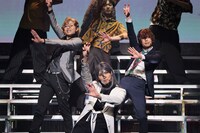 「『ヒプノシスマイク-Division Rap Battle-』Rule the Stage -track.2 replay-」より、シンジュク・ディビジョン“麻天狼”の面々。