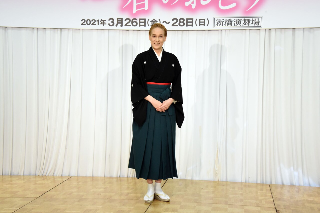 桐生麻耶、1年越しのトップスターラストステージが東京へ「OSKは母であり父のような存在」