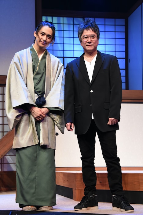 左から前川優希、錦織一清。