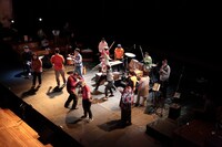 音遊びの会×いとうせいこう「音、京都、おっとっと、せいこうと」Day1 上ルより。（撮影：前谷開）