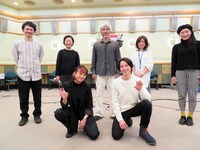 NHK-FM「青春アドベンチャー『当面の間、変身します』」の「檻（おり）よさらば」より、作者と出演者。（写真提供：NHK）