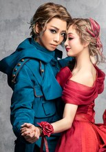 宝塚歌劇星組「ロミオとジュリエット」Photo by LESLIE KEE（SIGNO）(c)宝塚歌劇団 (c)宝塚クリエイティブアーツ