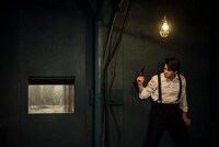 本多劇場グループnext「ダム・ウェイター」より。（Photo by BUN）