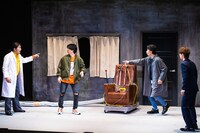 「舞台TWiN PARADOX『SONG STORY Vol.1』誕生日記念公演」より、演目C「タイムマシン」の様子。