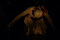 大駱駝艦 舞踏公演「まだら」より。（撮影：熊谷直子）