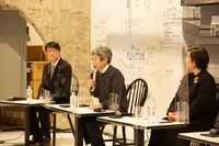 左から中貝宗治豊岡市長、平田オリザ、志賀玲子。（Photo by igaki photo studio）