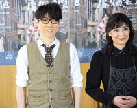 左から横山だいすけ、生田智子。
