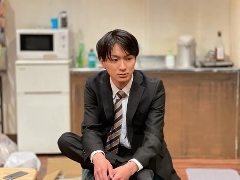 スプリングマン「青春にはほど遠い」より。