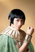 前山剛久扮するウナス。